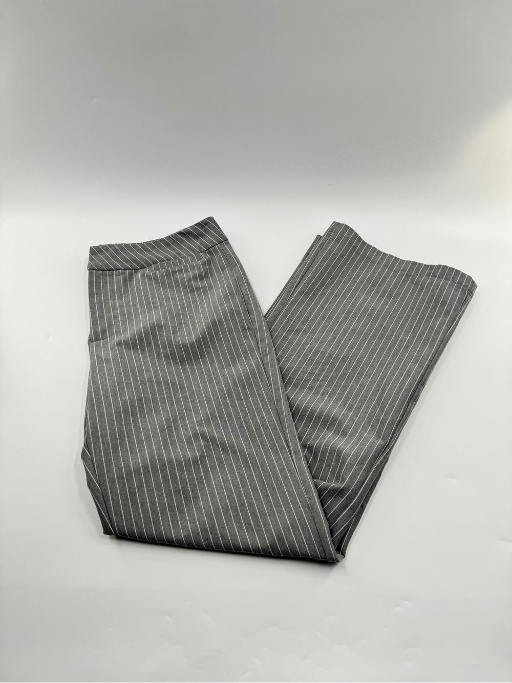 Forever 21 Gray Pinstripe Dress Pants Work Trousers Women’s Large